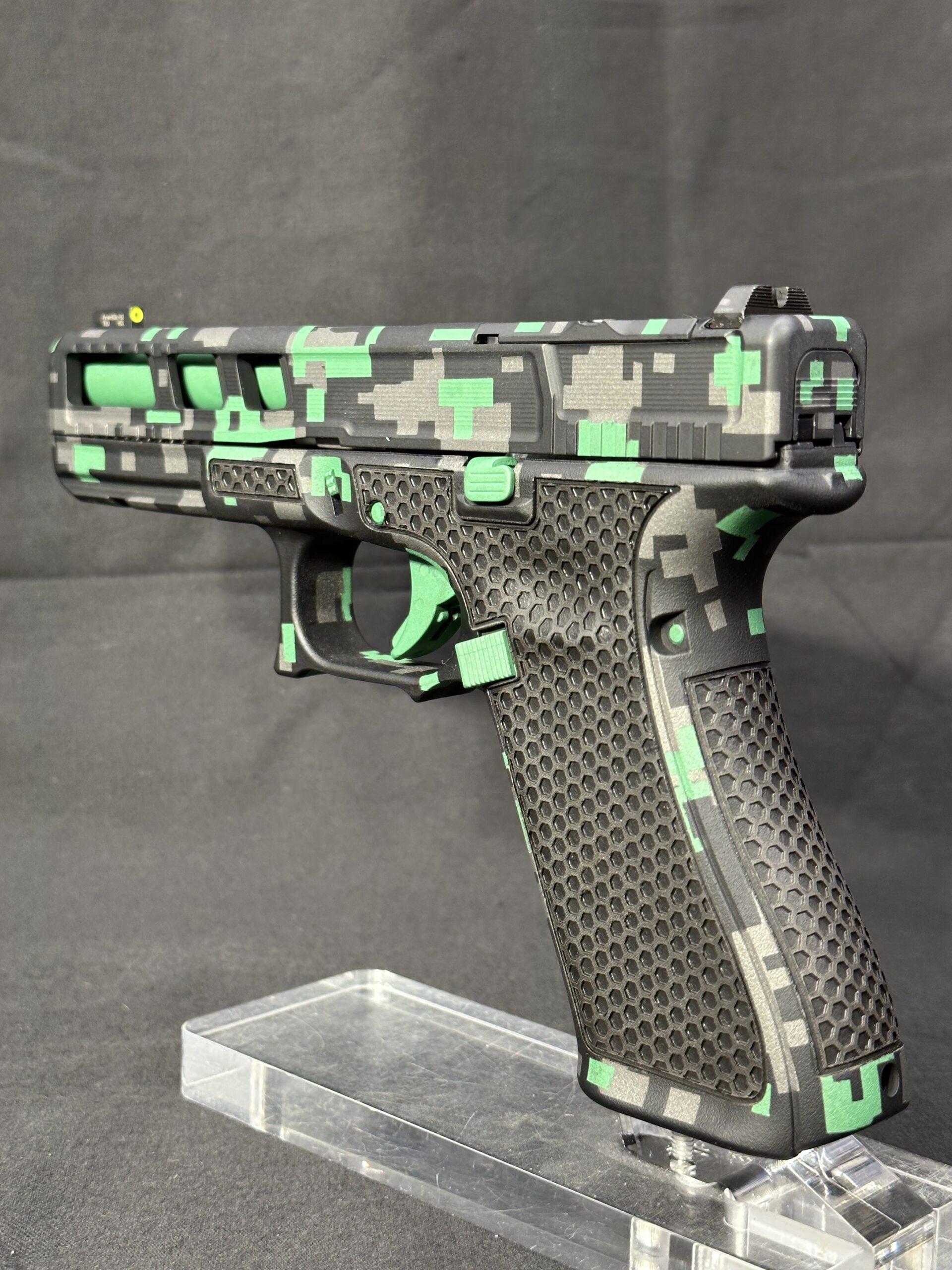 Glock G17 Green Digi Cam - Weapon DNA